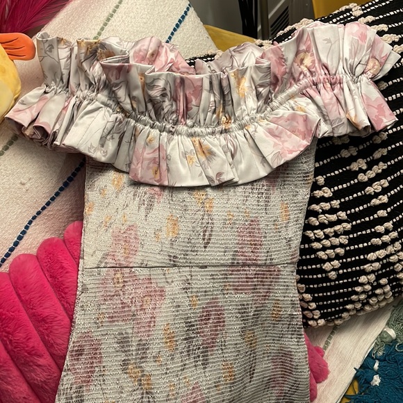 V Chapman Floral Lilac Midi Dress off the shoulder - Picture 6 of 7